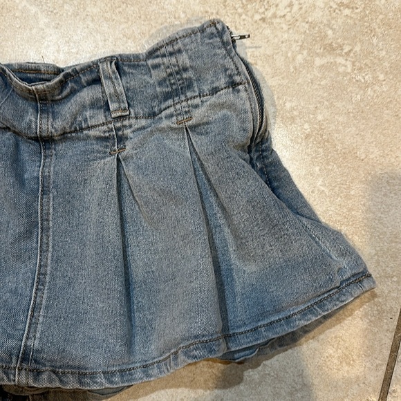 Almost Famous Denim Pleated Micro Mini Skirt Skort M Low Rise Y2K - Picture 4 of 9